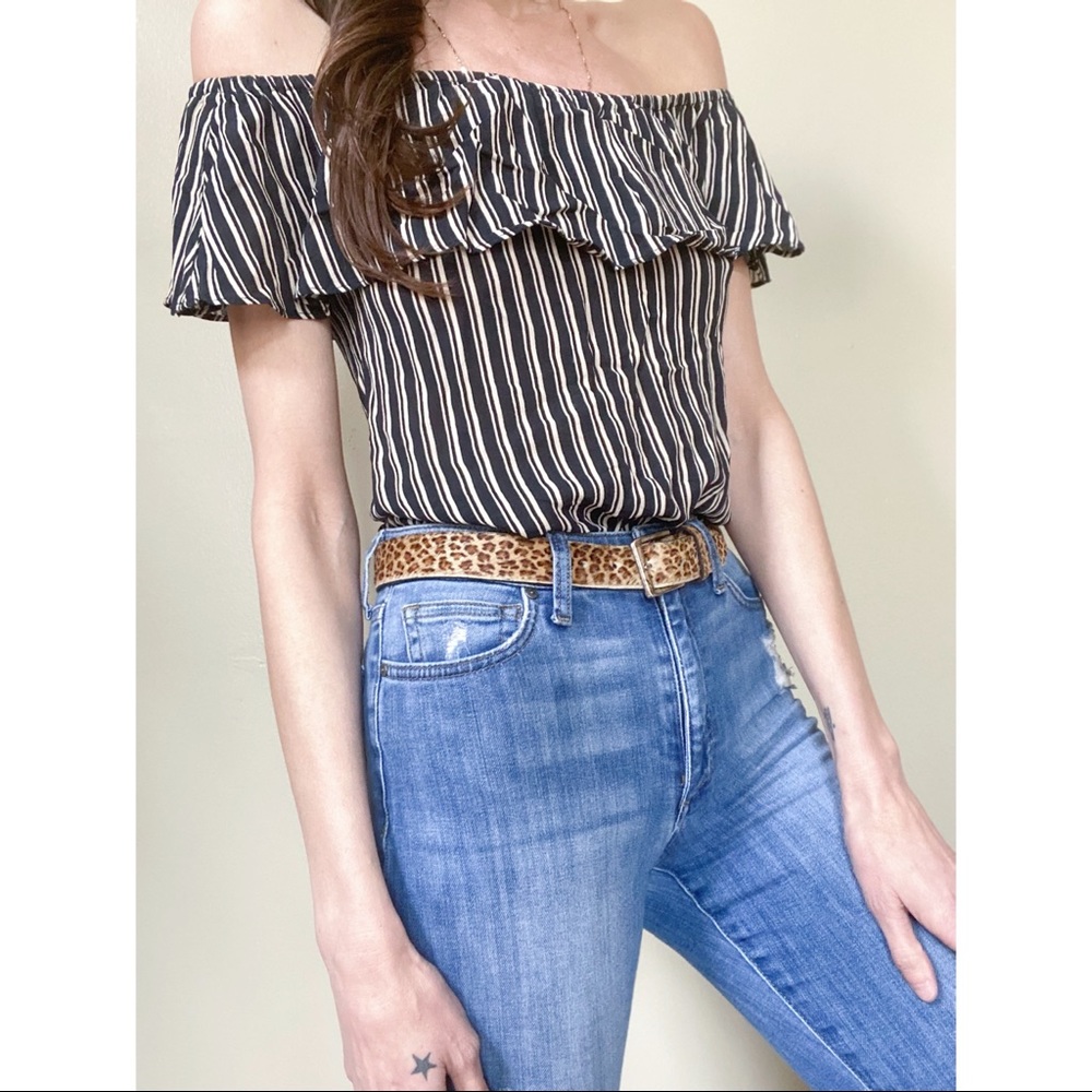 Reformation off the shoulder blouse - Picture 5 of 12